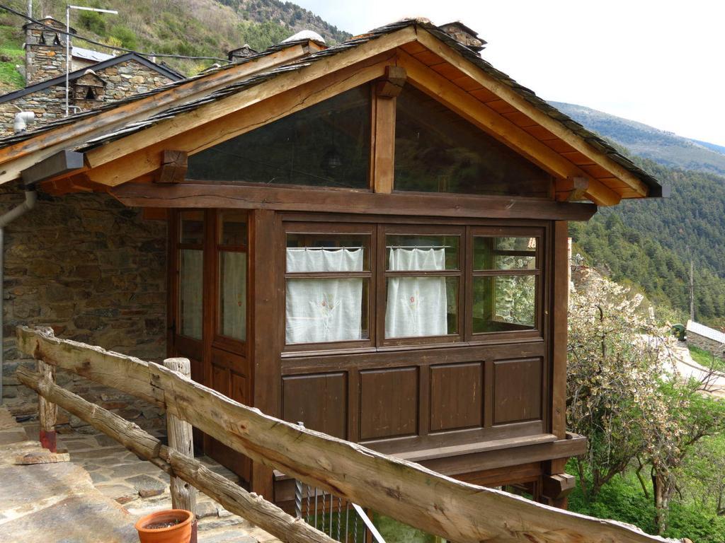 Cal Mestre Fornells de la Montaña Exteriör bild